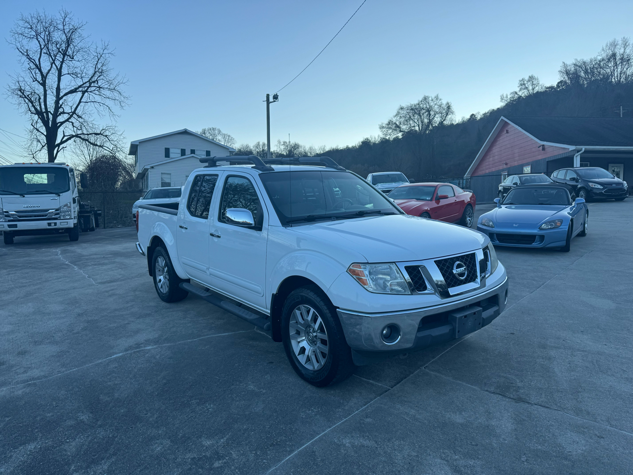 Nissan Frontier LE Crew Cab 2WD 2009