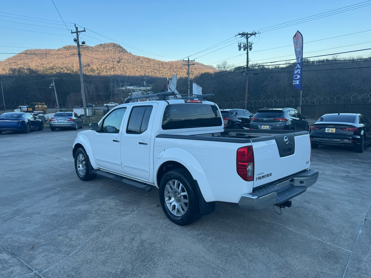 Nissan Frontier LE Crew Cab 2WD 2009