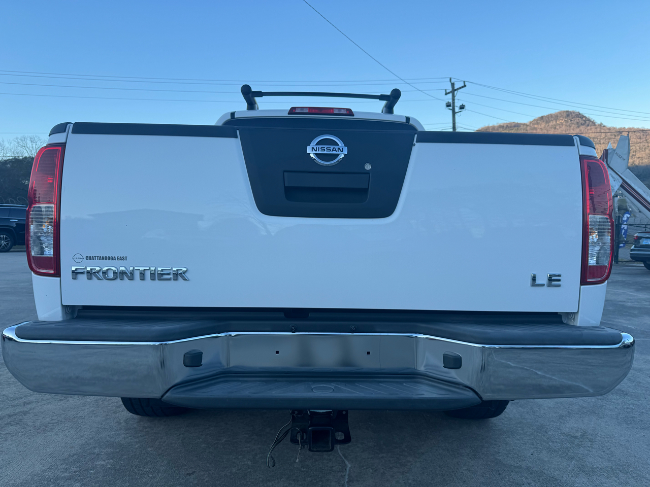 Nissan Frontier LE Crew Cab 2WD 2009