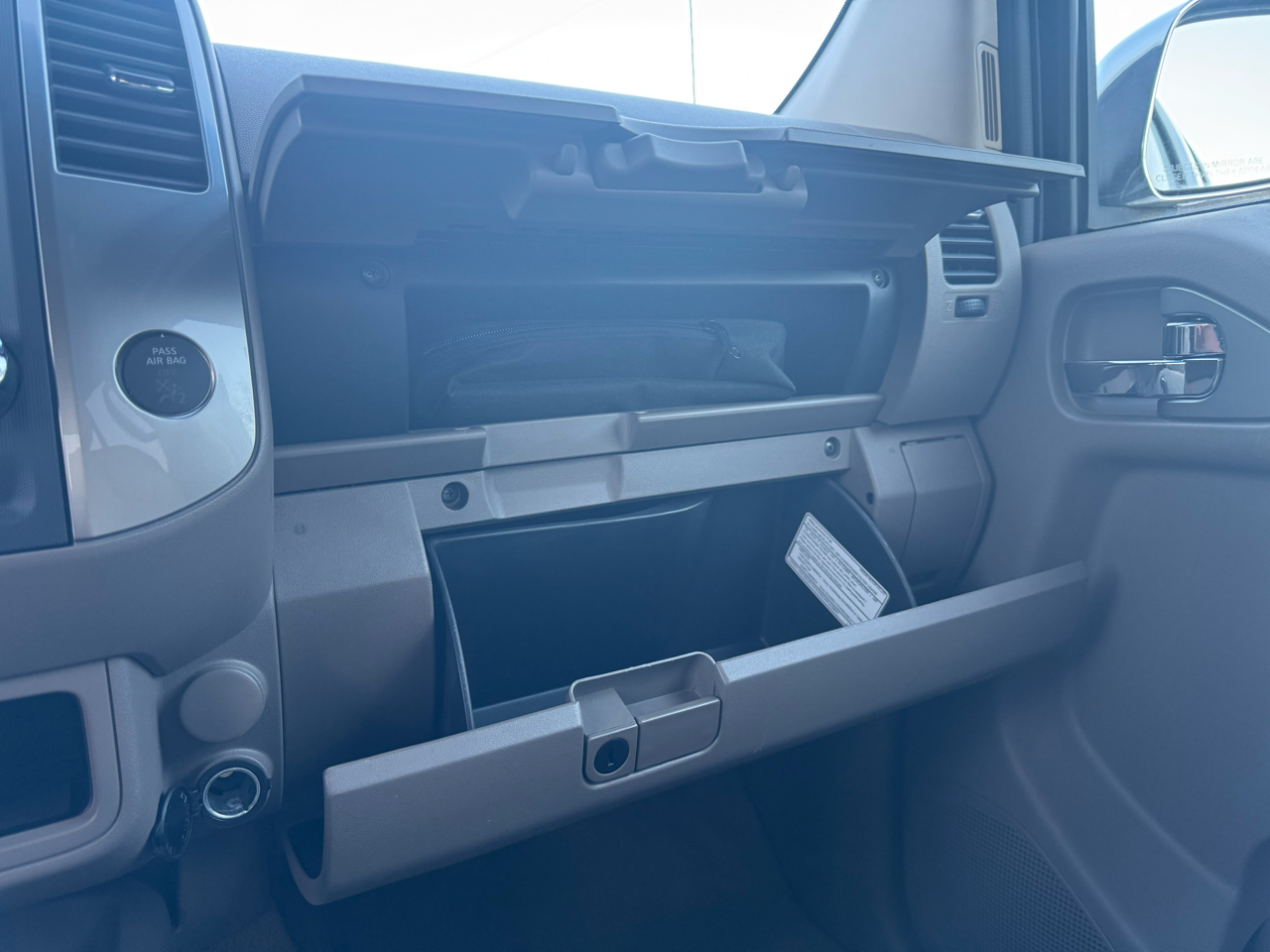 Nissan Frontier LE Crew Cab 2WD 2009