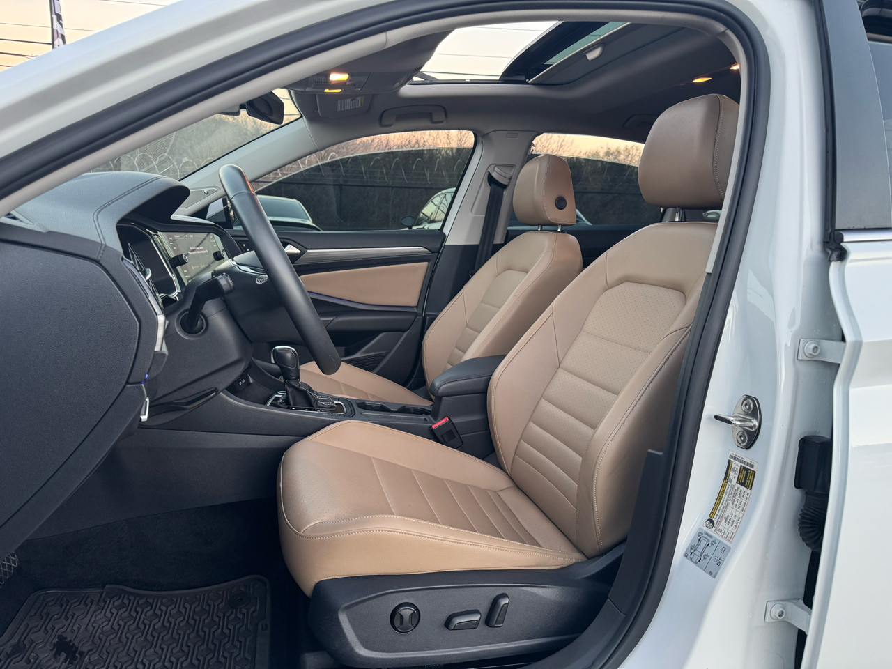 Volkswagen Jetta 1.4T SEL 8A 2021