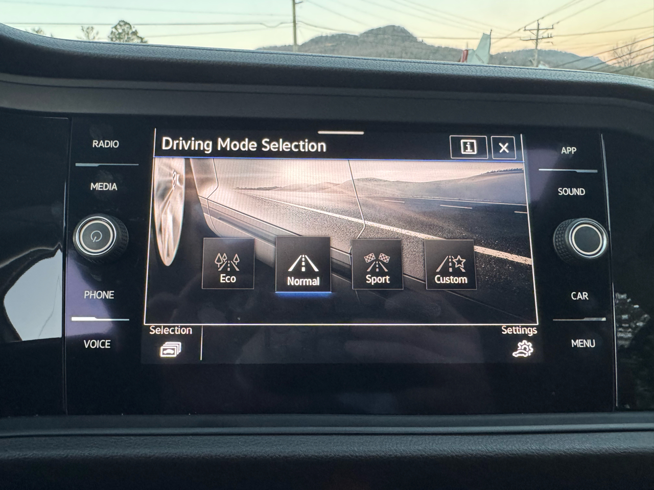 Volkswagen Jetta 1.4T SEL 8A 2021