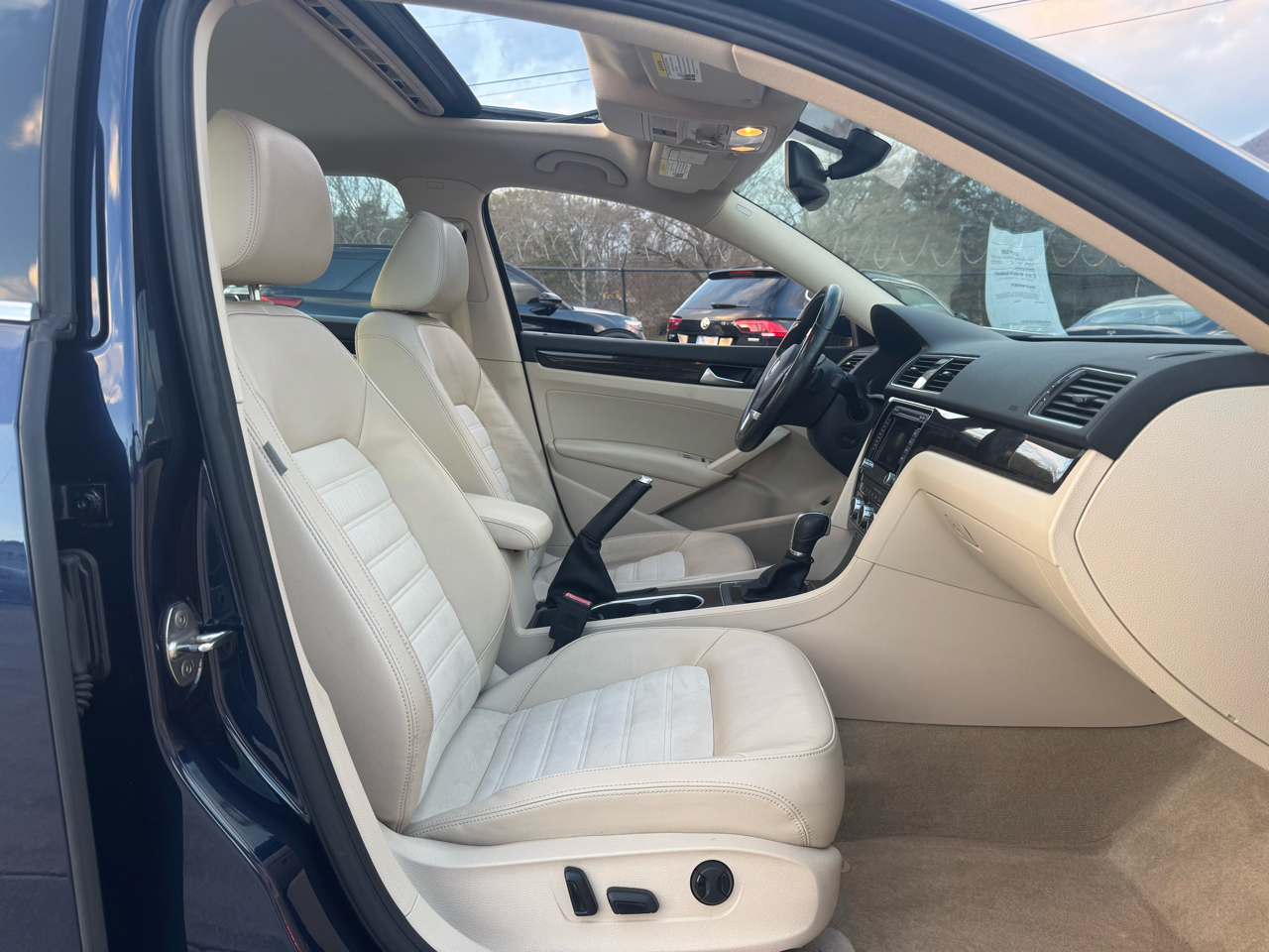 Volkswagen Passat 3.6L V6 SEL Premium 2015