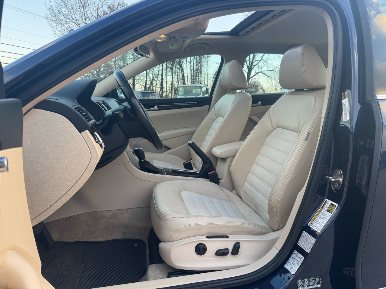 Volkswagen Passat 3.6L V6 SEL Premium 2015