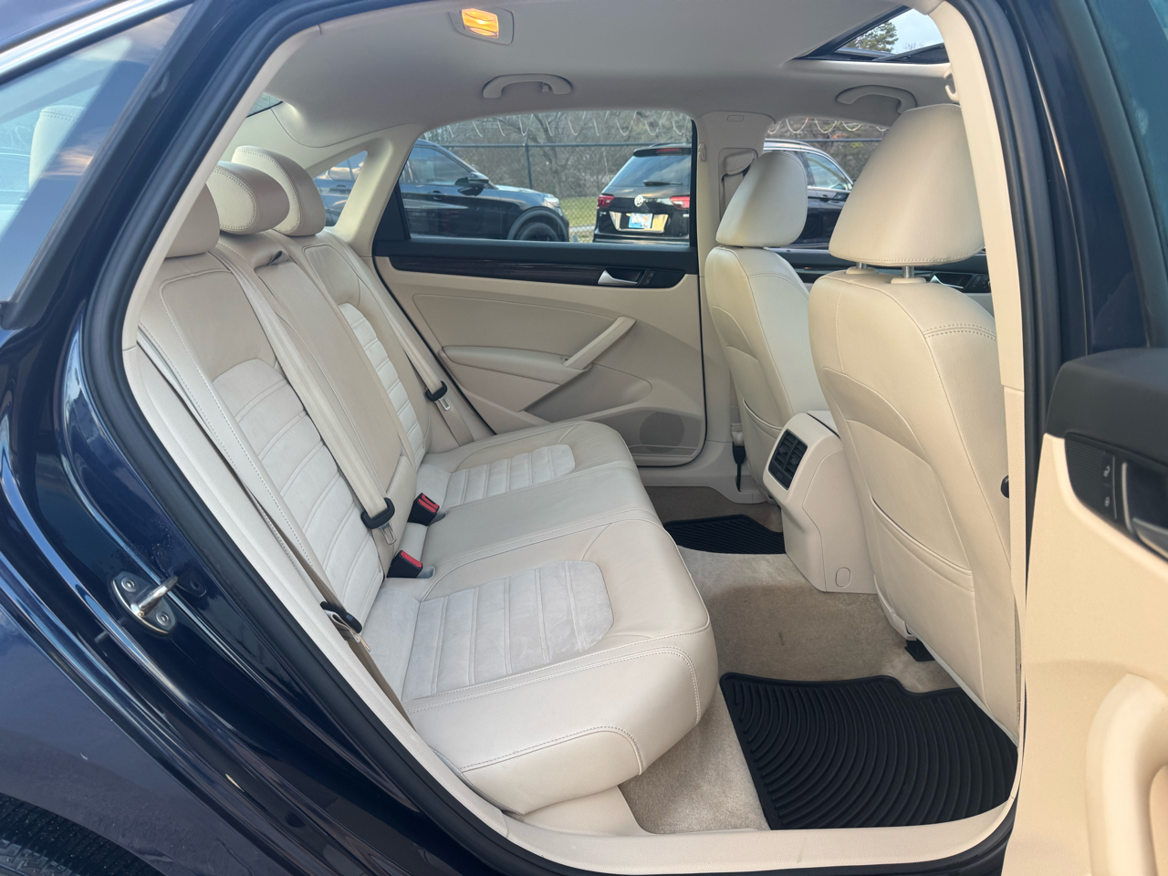 Volkswagen Passat 3.6L V6 SEL Premium 2015