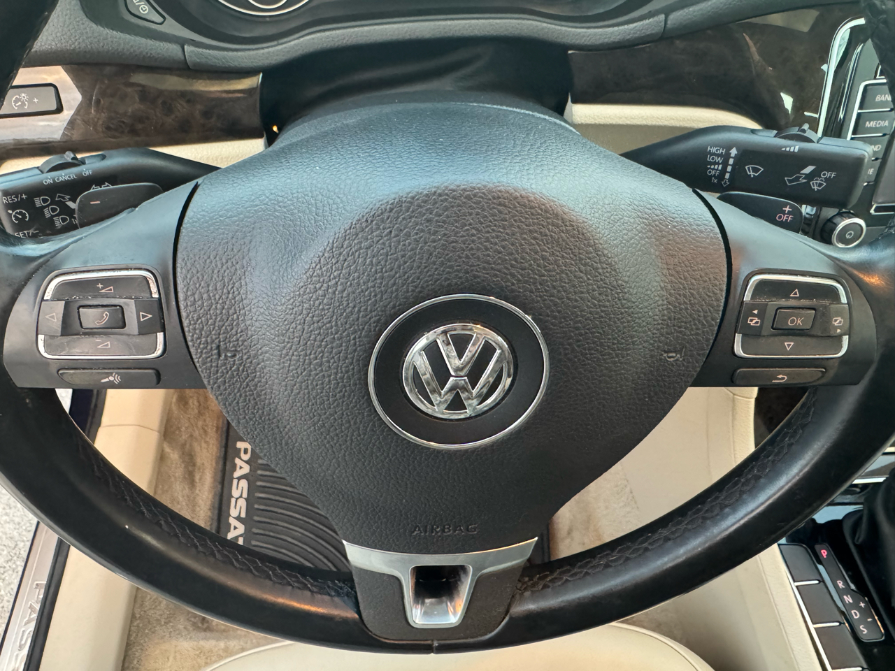 Volkswagen Passat 3.6L V6 SEL Premium 2015