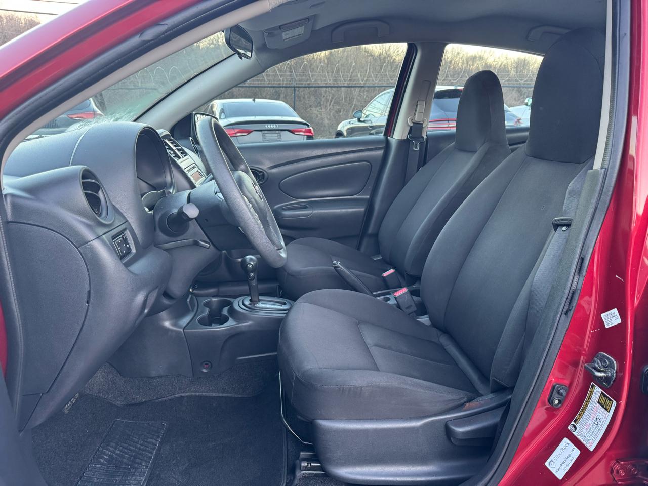 Nissan Versa 1.6 S 5M 2017