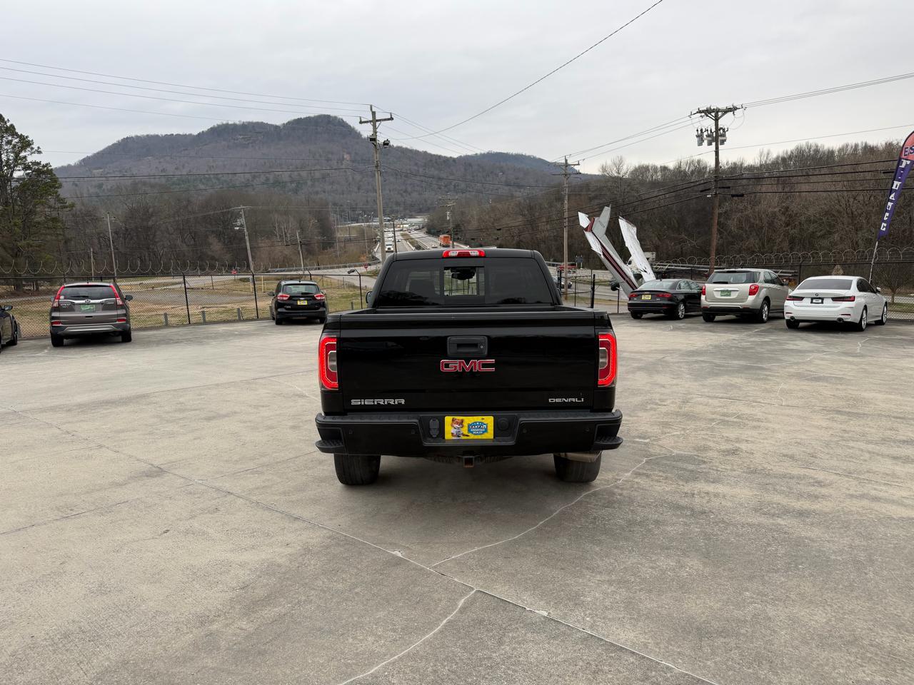 GMC Sierra 1500 Denali Crew Cab Short Box 4WD 2017