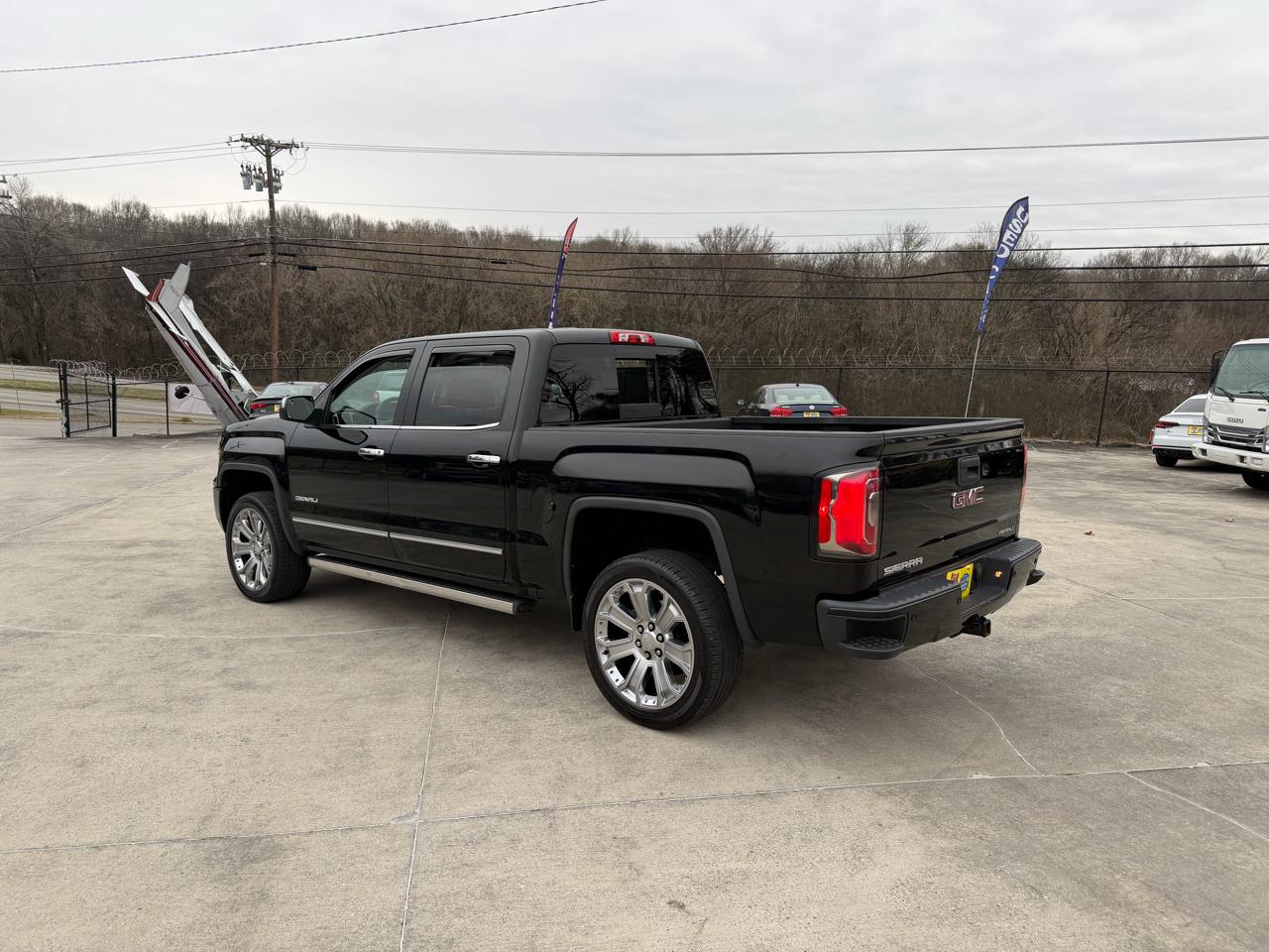 GMC Sierra 1500 Denali Crew Cab Short Box 4WD 2017
