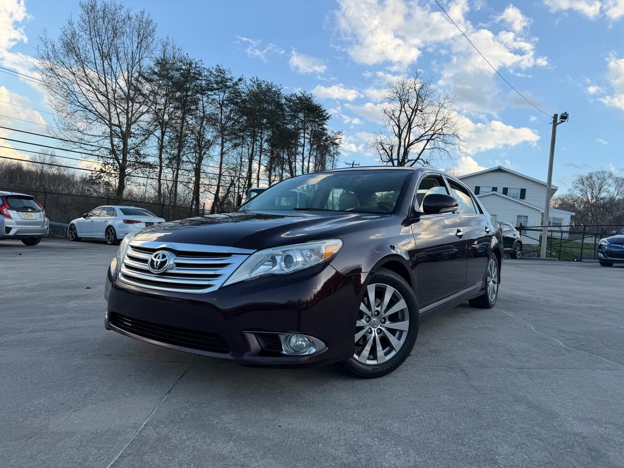 Toyota Avalon Limited 4D Sedan 2011