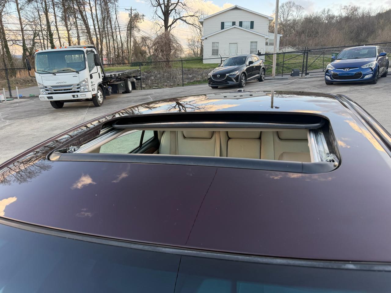 Toyota Avalon Limited 4D Sedan 2011