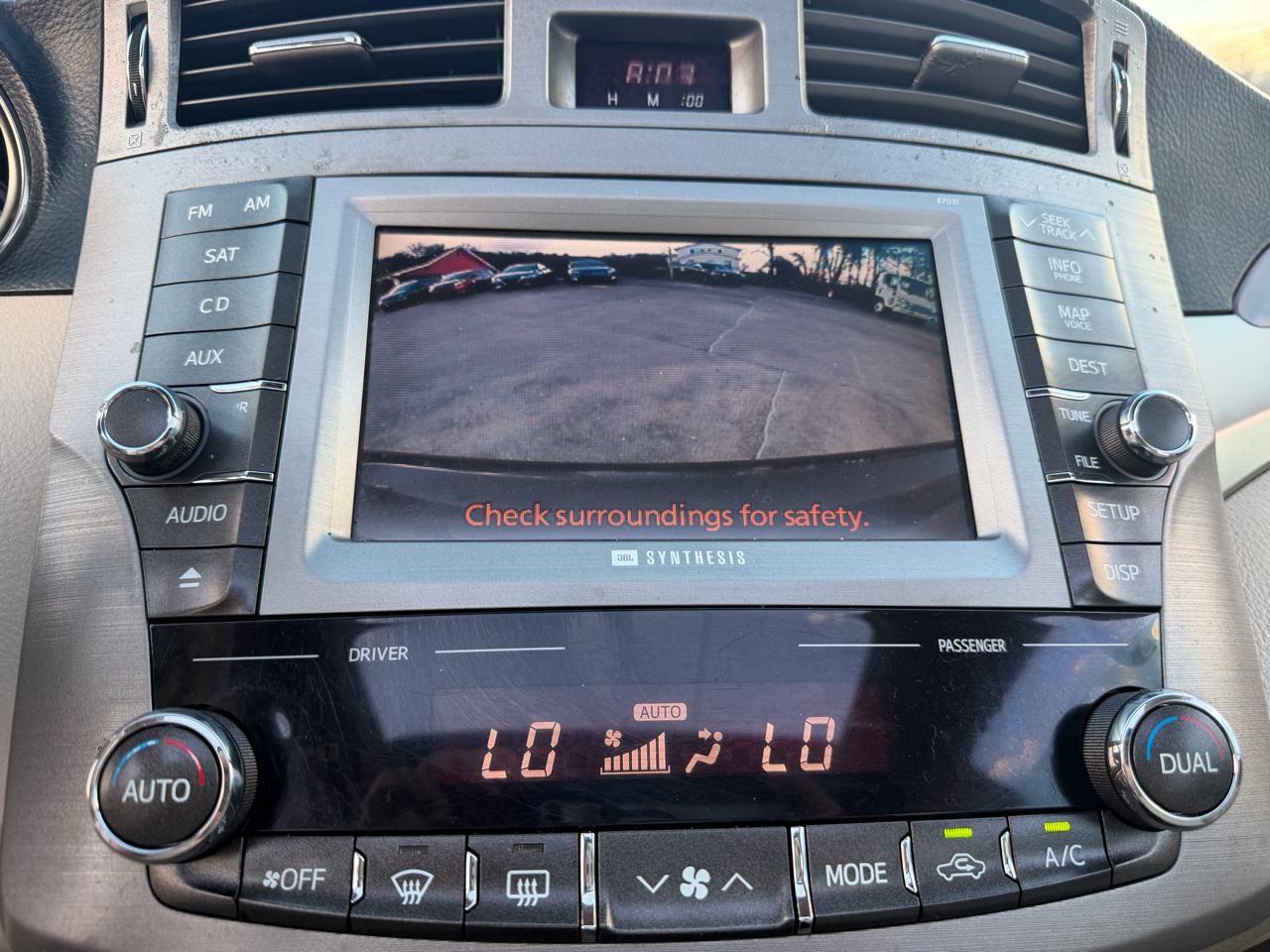 Toyota Avalon Limited 4D Sedan 2011