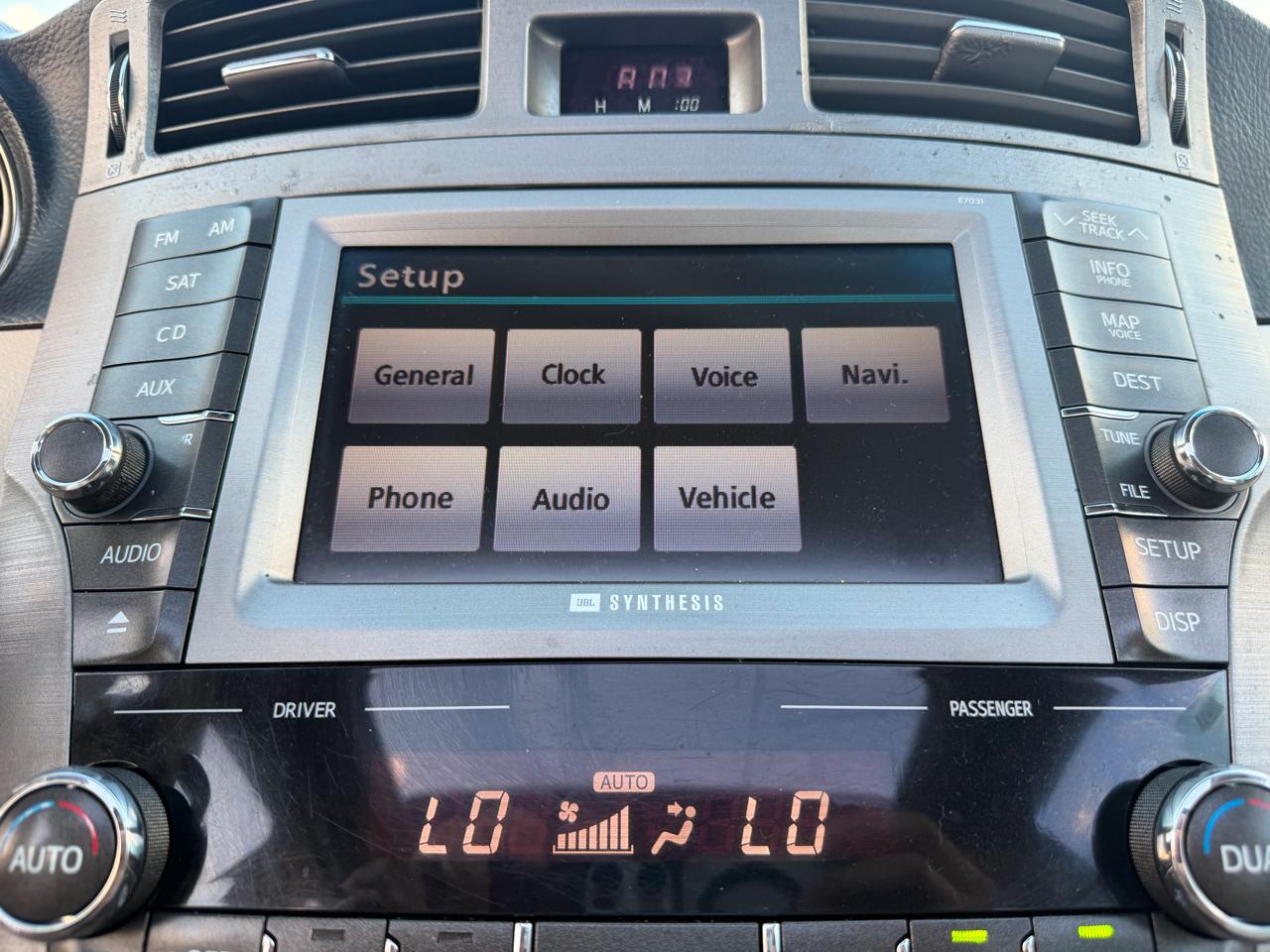 Toyota Avalon Limited 4D Sedan 2011