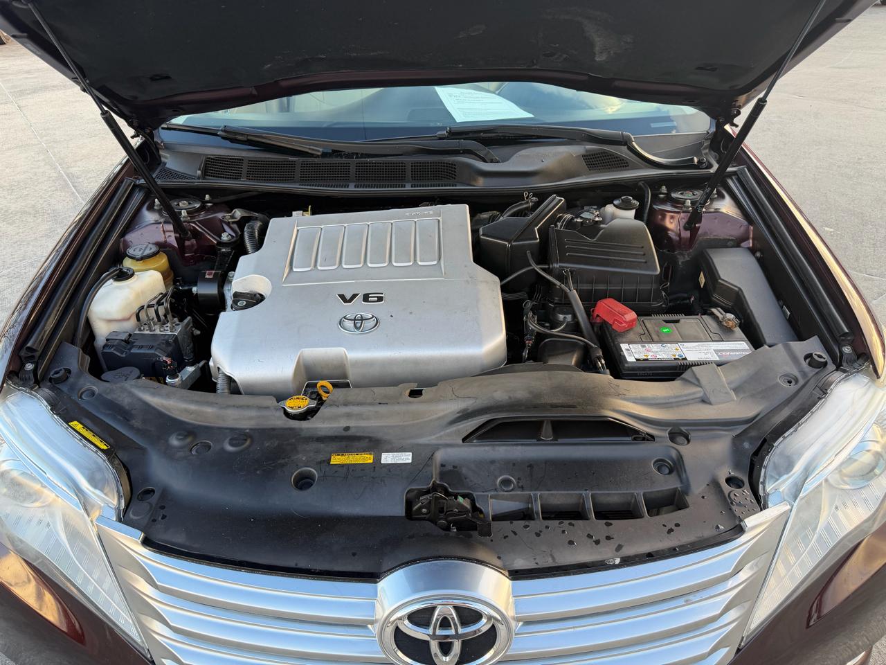 Toyota Avalon Limited 4D Sedan 2011