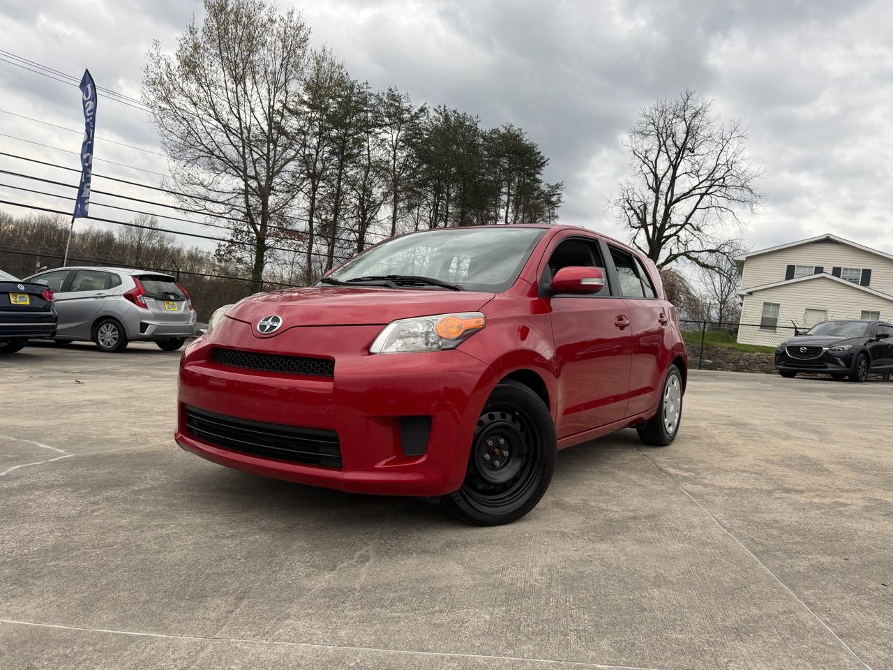 Scion xD 5-Door Hatchback 4-Spd AT 2013