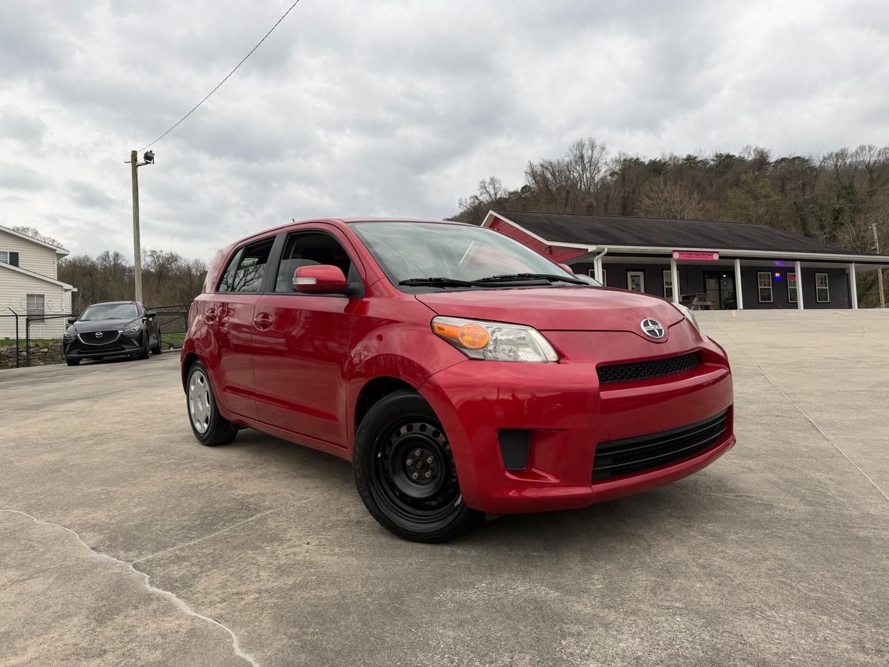 Scion xD 5-Door Hatchback 4-Spd AT 2013