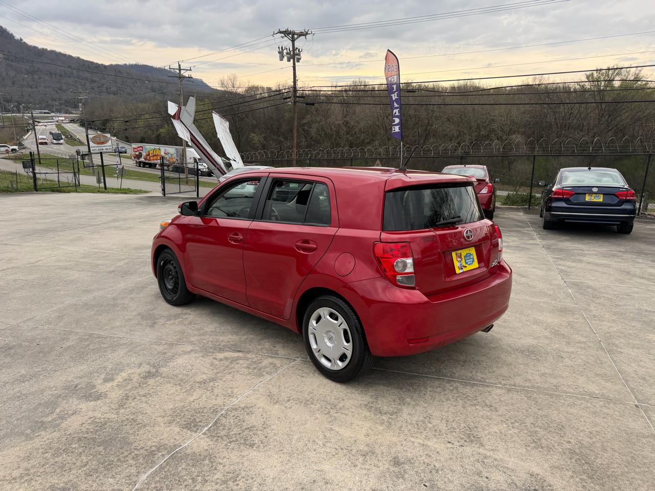 Scion xD 5-Door Hatchback 4-Spd AT 2013