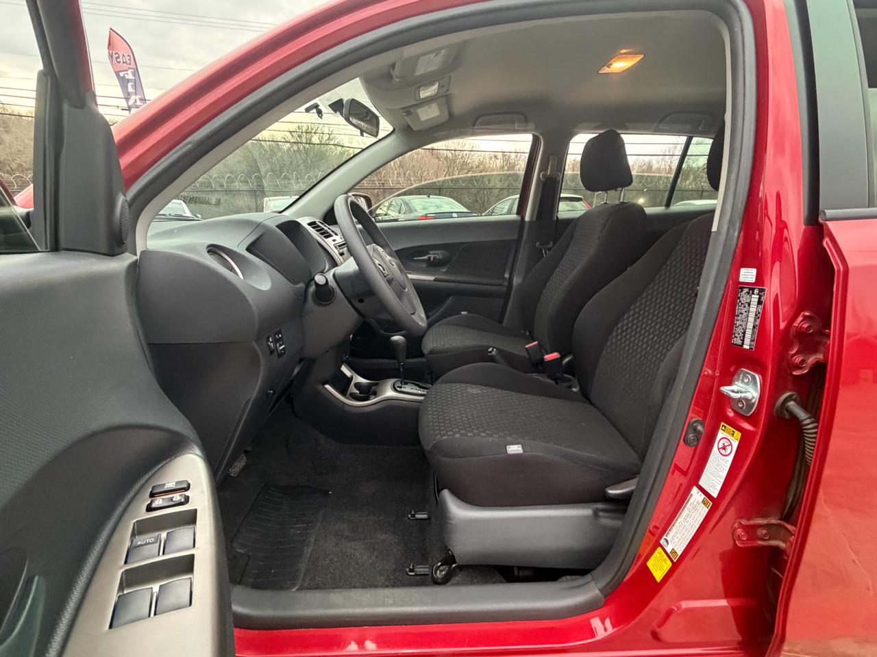 Scion xD 5-Door Hatchback 4-Spd AT 2013