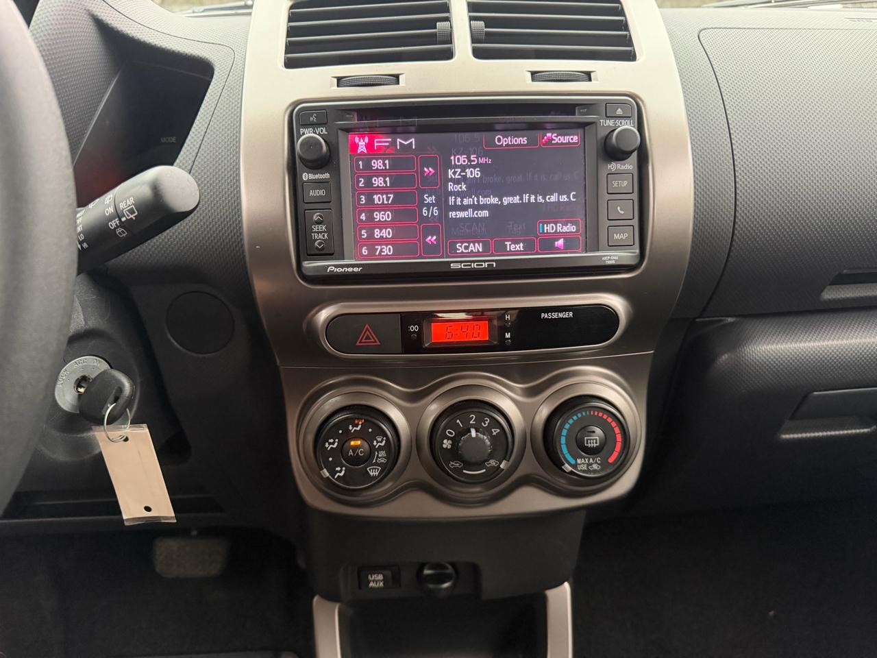 Scion xD 5-Door Hatchback 4-Spd AT 2013