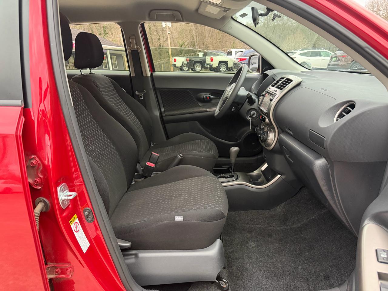 Scion xD 5-Door Hatchback 4-Spd AT 2013