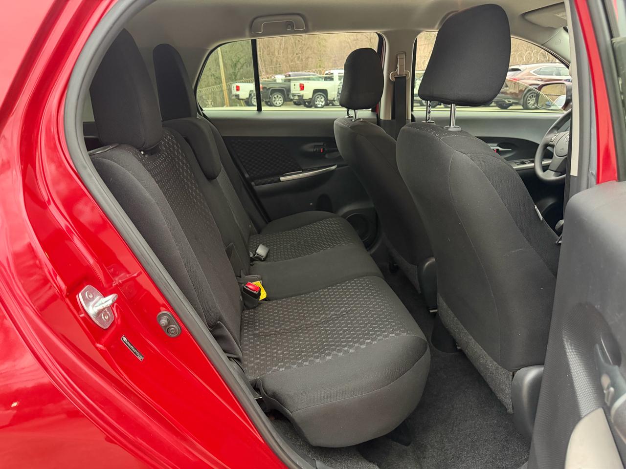 Scion xD 5-Door Hatchback 4-Spd AT 2013