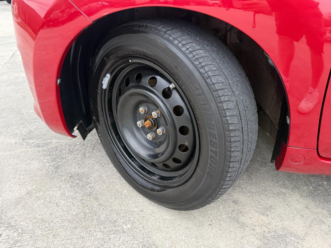 Scion xD 5-Door Hatchback 4-Spd AT 2013