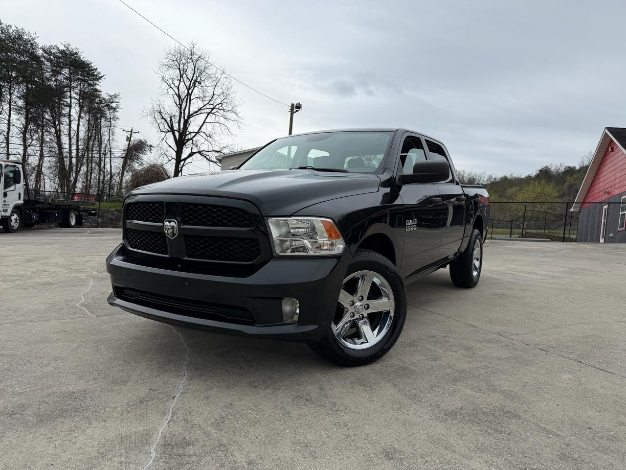 RAM 1500 Tradesman Crew Cab SWB 4WD 2017