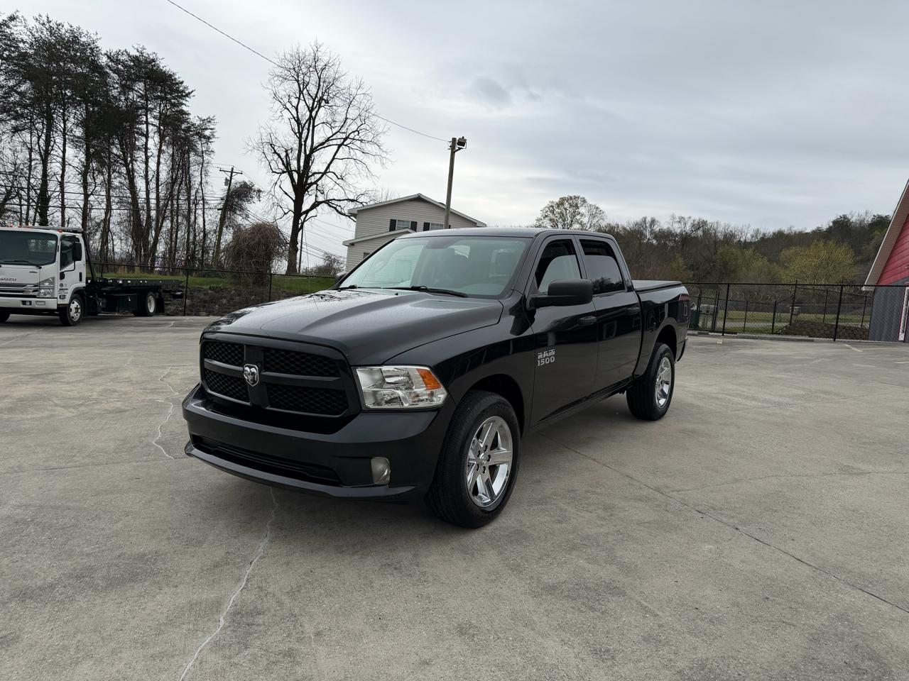 RAM 1500 Tradesman Crew Cab SWB 4WD 2017