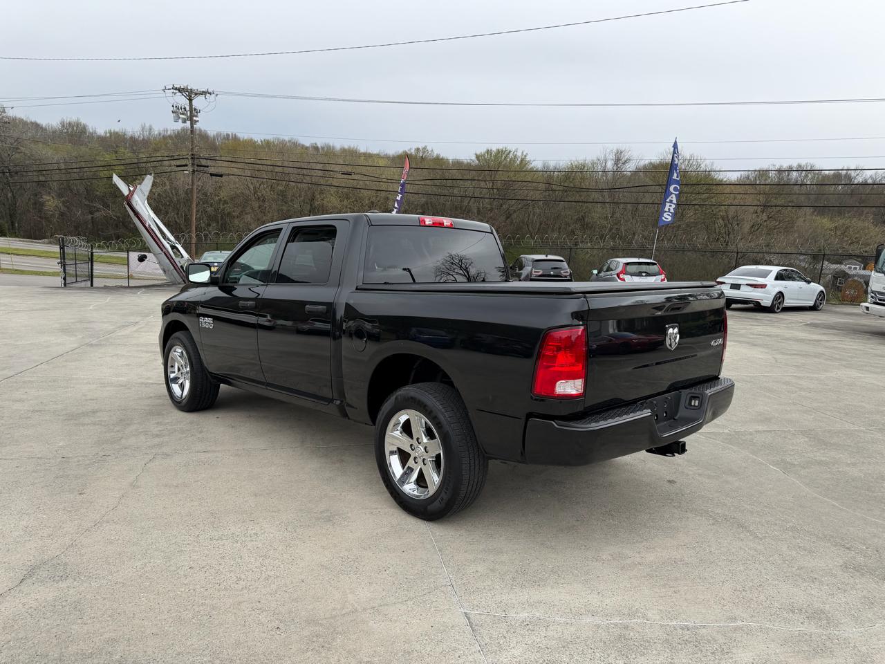 RAM 1500 Tradesman Crew Cab SWB 4WD 2017