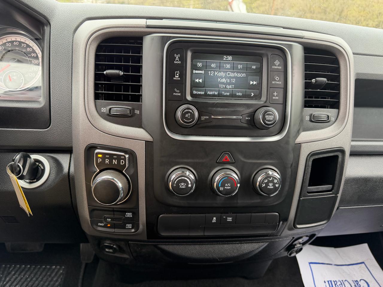 RAM 1500 Tradesman Crew Cab SWB 4WD 2017