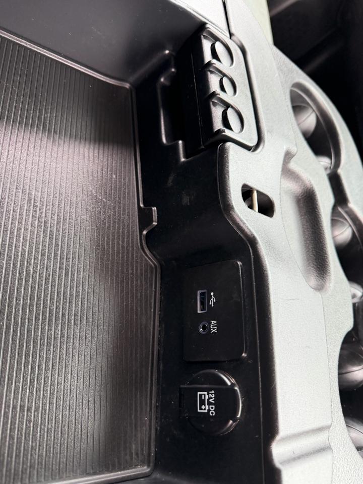 RAM 1500 Tradesman Crew Cab SWB 4WD 2017