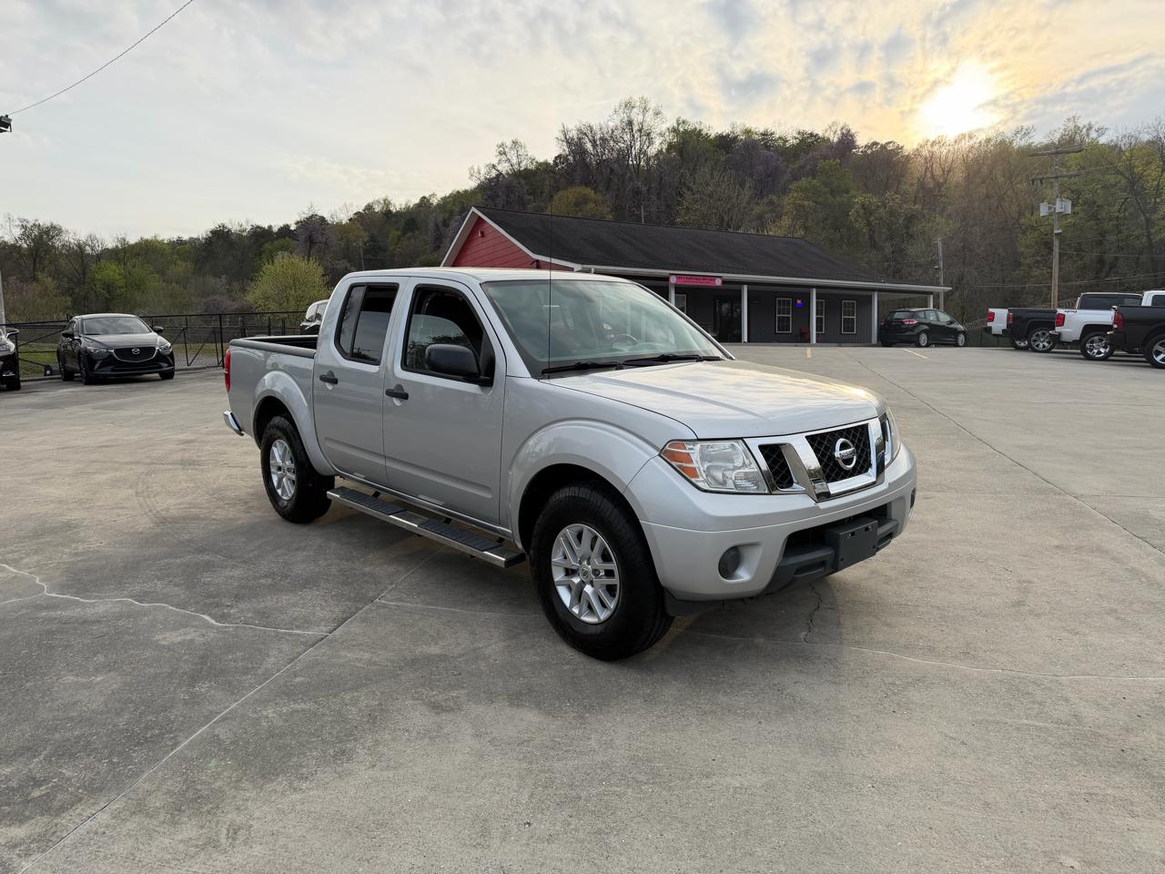 Nissan Frontier SV Crew Cab SWB 4WD 2019