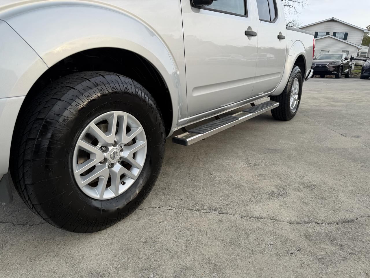 Nissan Frontier SV Crew Cab SWB 4WD 2019