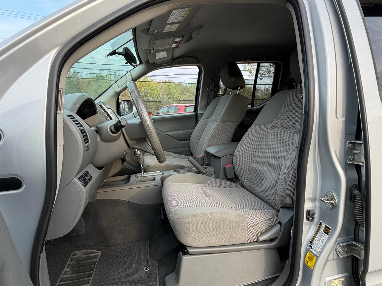 Nissan Frontier SV Crew Cab SWB 4WD 2019