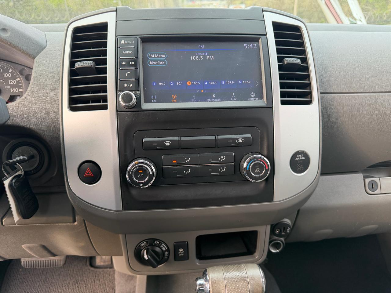 Nissan Frontier SV Crew Cab SWB 4WD 2019