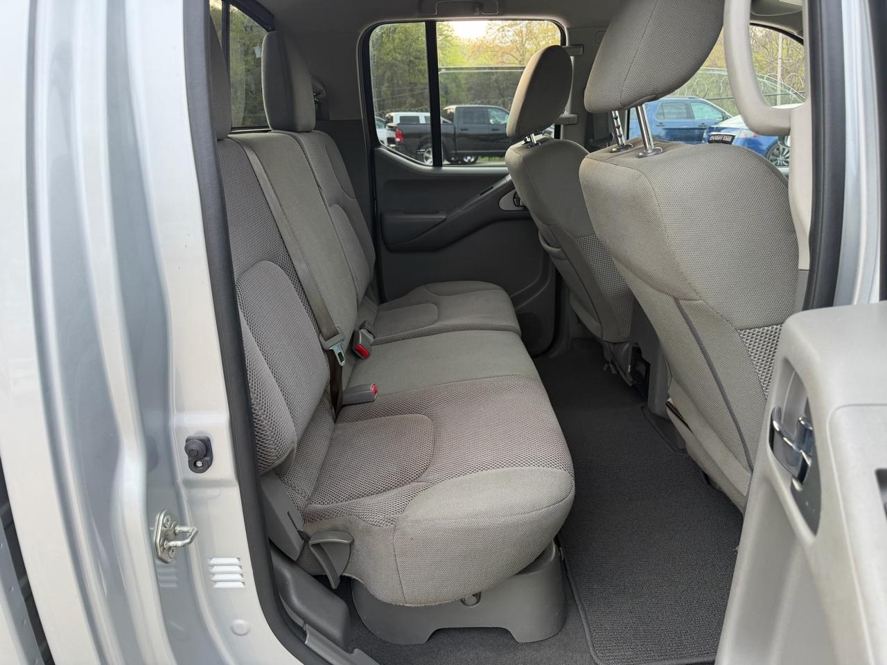 Nissan Frontier SV Crew Cab SWB 4WD 2019