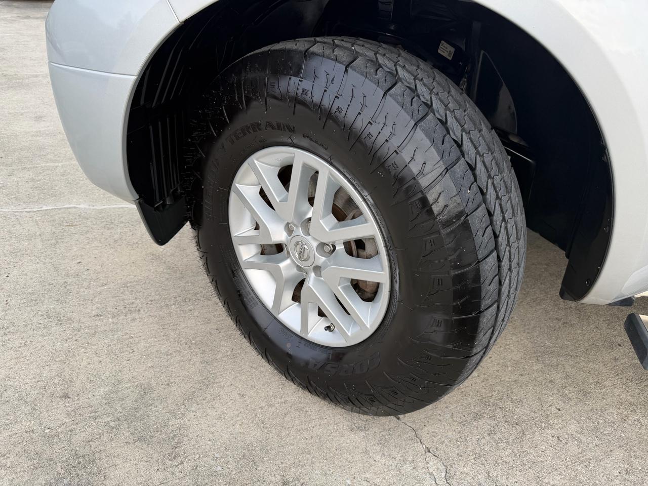 Nissan Frontier SV Crew Cab SWB 4WD 2019