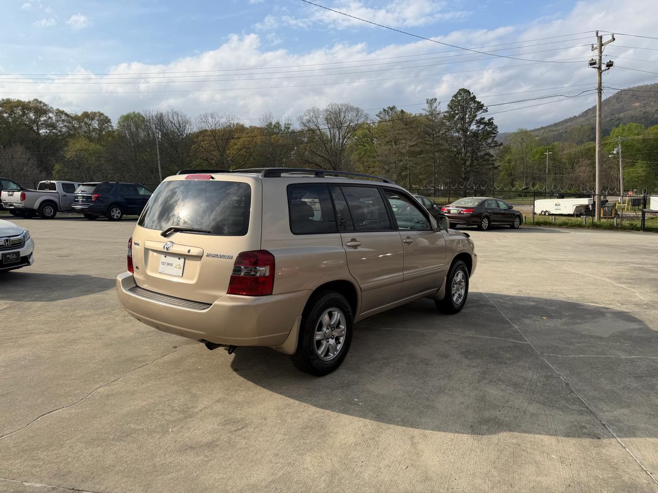 Toyota Highlander Sport 4D SUV FWD 2006