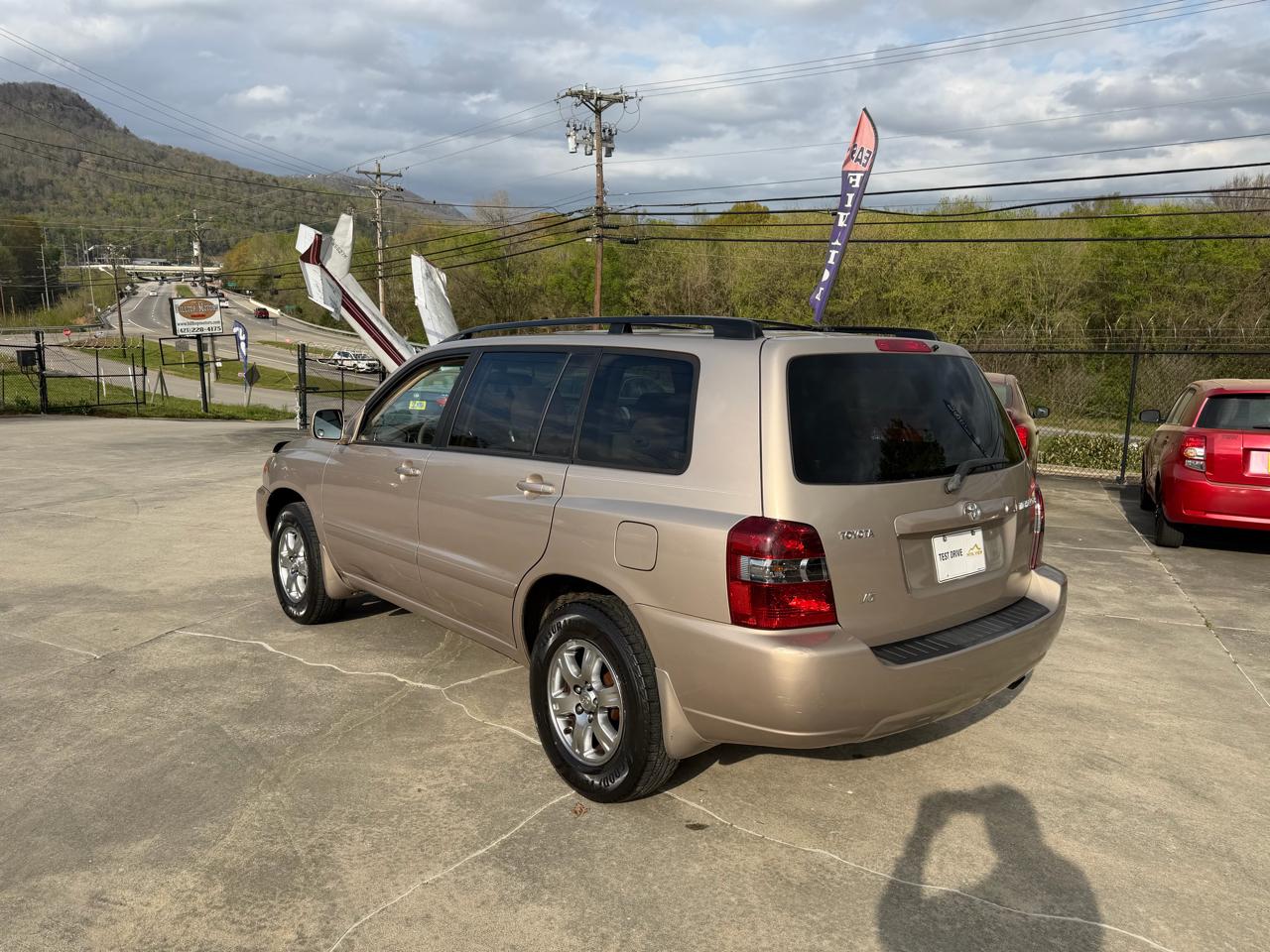 Toyota Highlander Sport 4D SUV FWD 2006