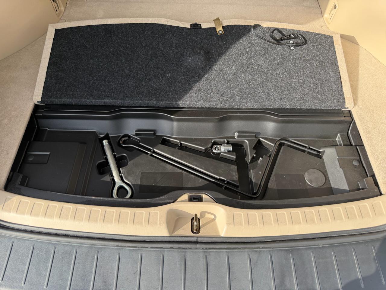 Toyota Highlander Sport 4D SUV FWD 2006