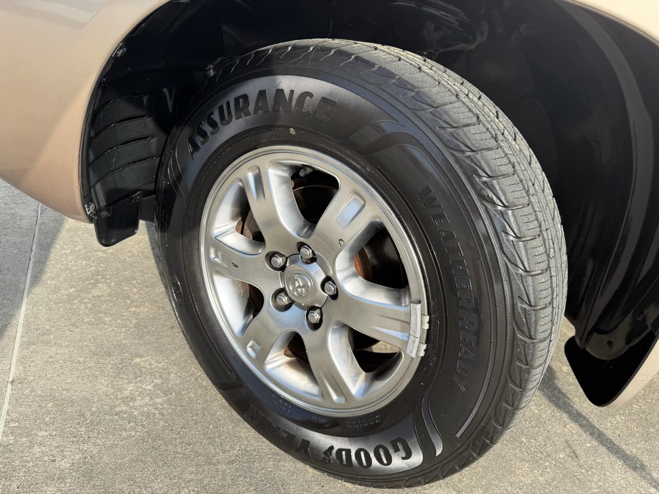 Toyota Highlander Sport 4D SUV FWD 2006