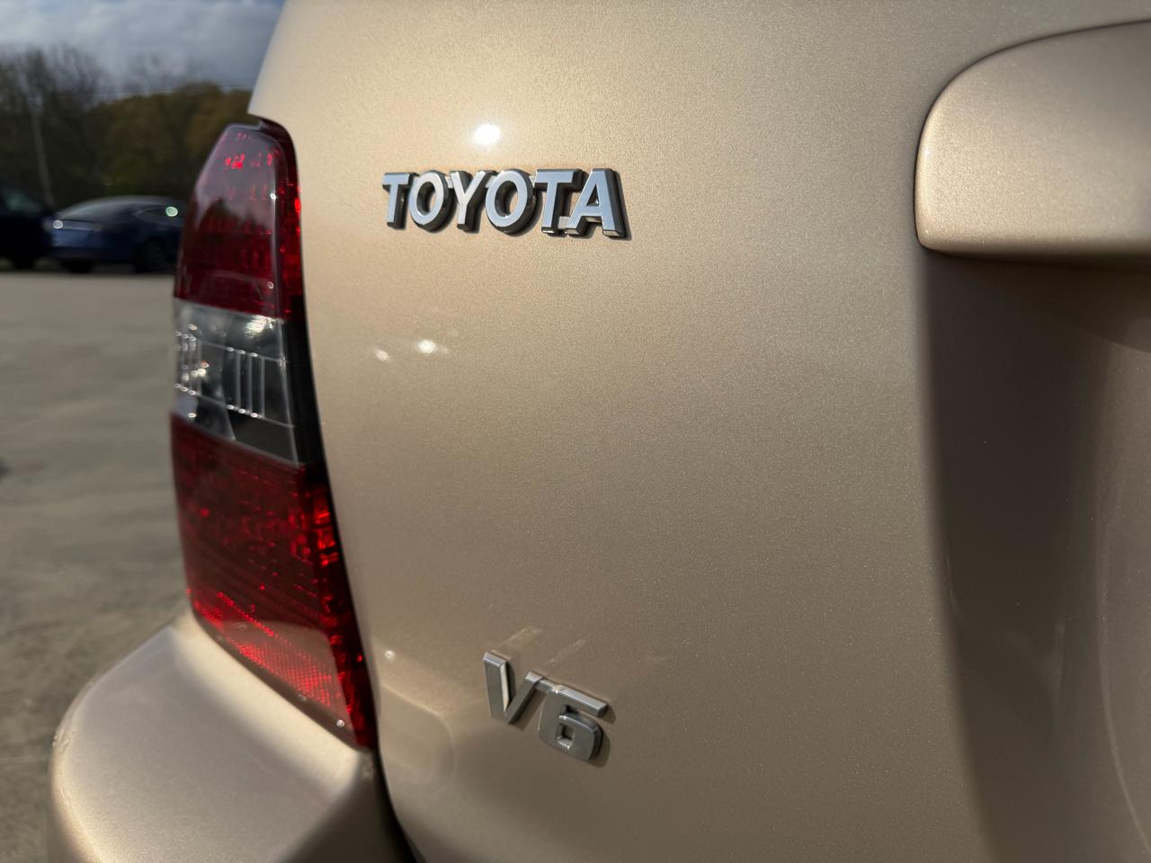 Toyota Highlander Sport 4D SUV FWD 2006