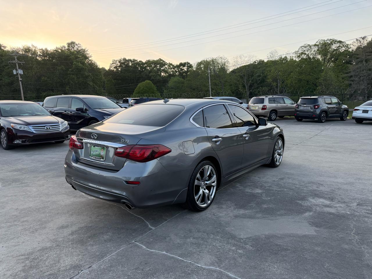 Infiniti Q70 37 2015