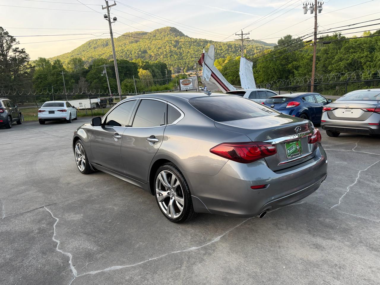 Infiniti Q70 37 2015