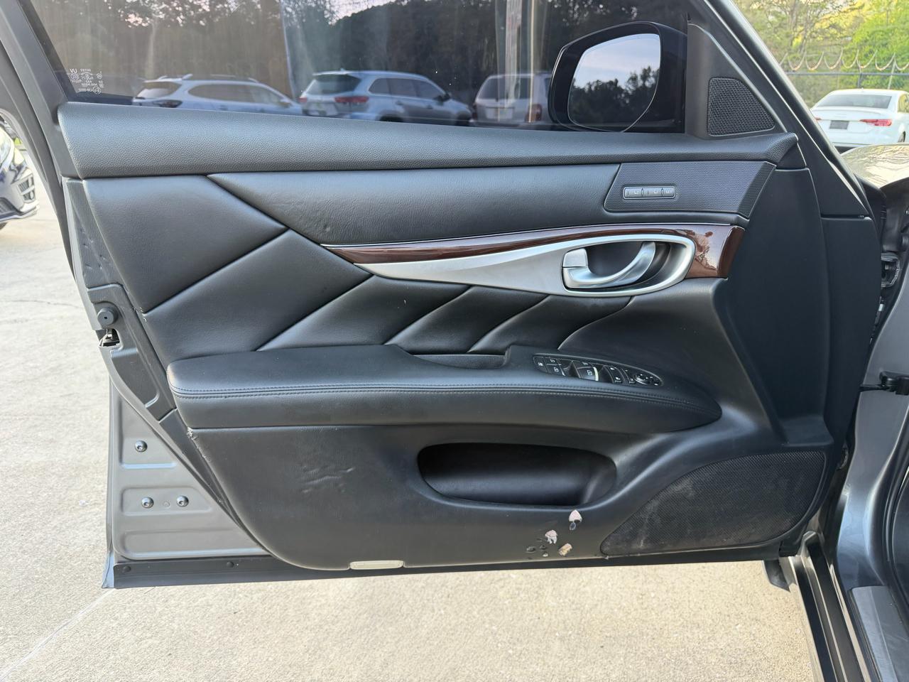 Infiniti Q70 37 2015