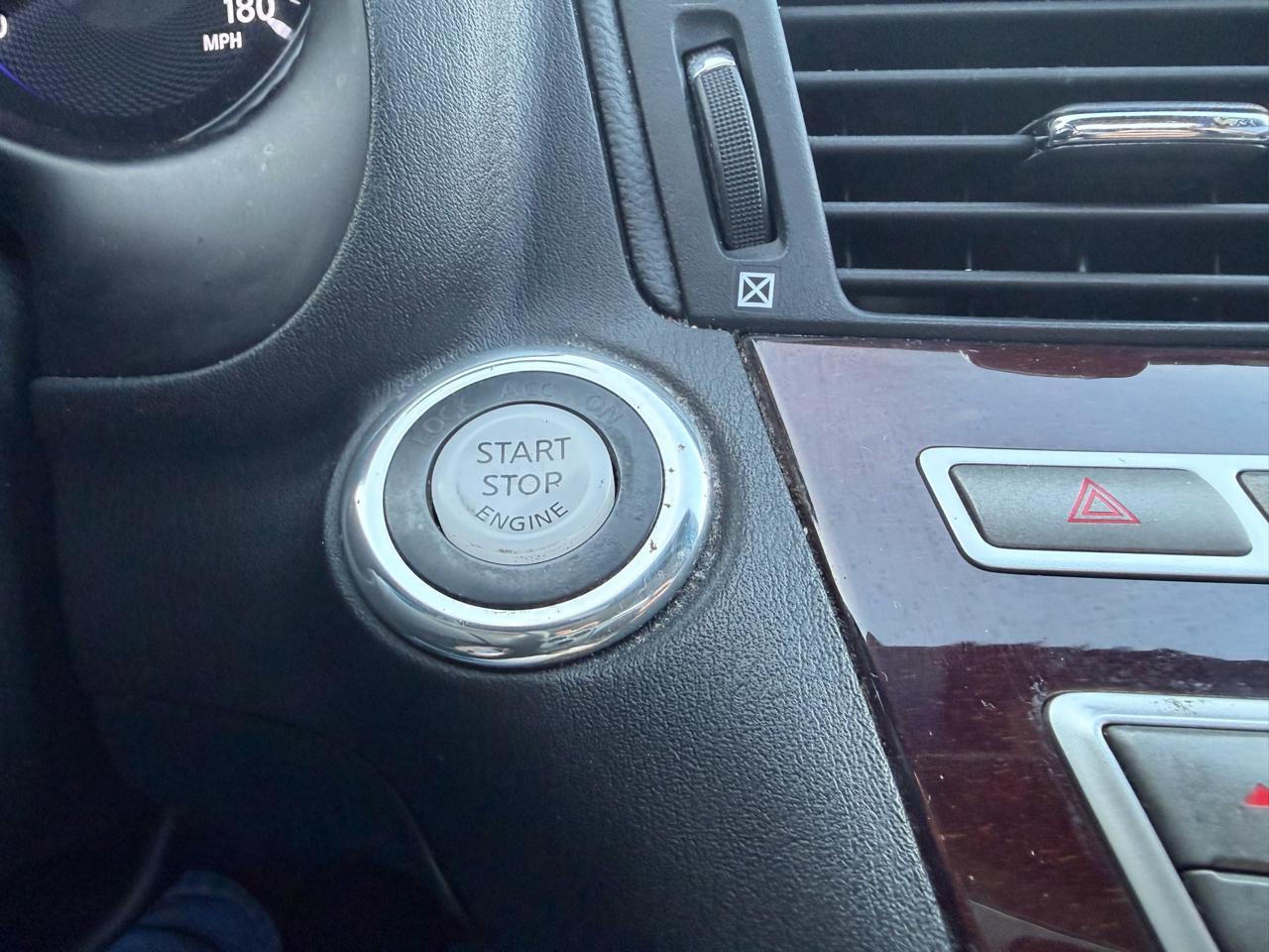 Infiniti Q70 37 2015