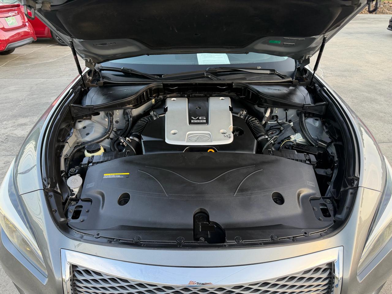 Infiniti Q70 37 2015