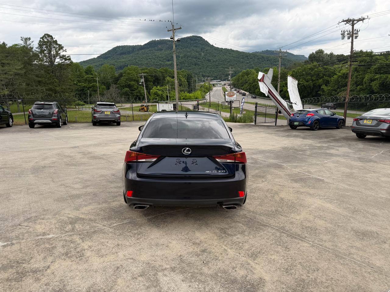 Lexus IS 300 AWD 2018