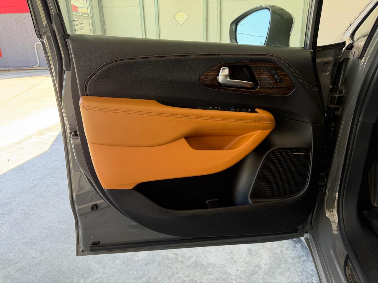 Chrysler Pacifica Pinnacle AWD 2021