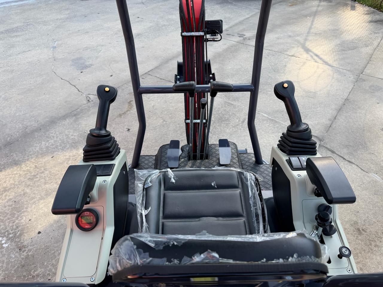 AGT Industrial MX15R-X-MINI EXVACATOR  2025